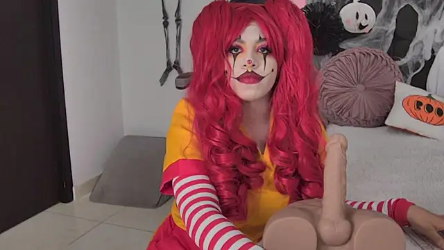 AmandaBrooks 18 online show from November 1, 5:03 am