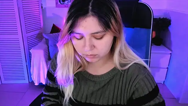 DiaAngell online show from October 21, 7:46 pm