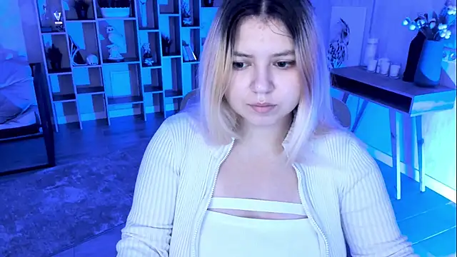 DiaAngell online show from November 6, 7:29 pm