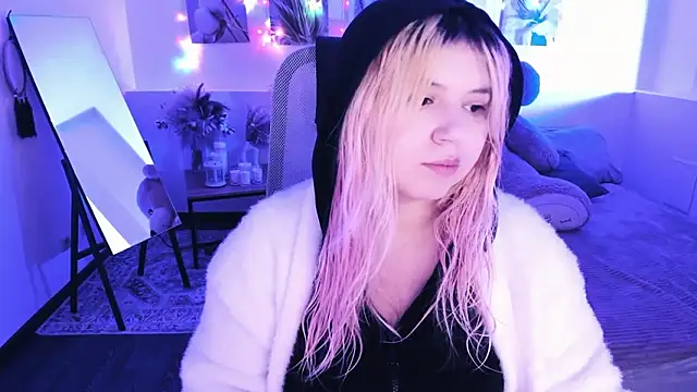 DiaAngell online show from February 28, 7:35 pm