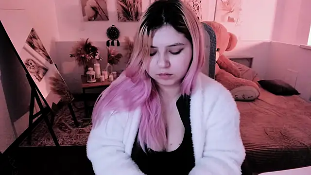 DiaAngell online show from March 12, 7:29 pm