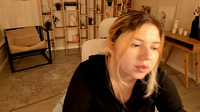 Snapshot of DiaAngell chatting on September 19, 2:15 am DiaAngell online show from September 19, 2:15 am
