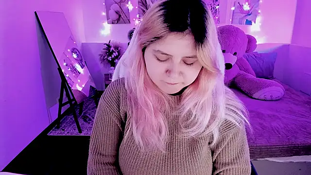 DiaAngell online show from April 10, 7:43 pm