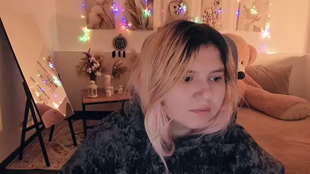 DiaAngell online show from April 14, 7:52 pm