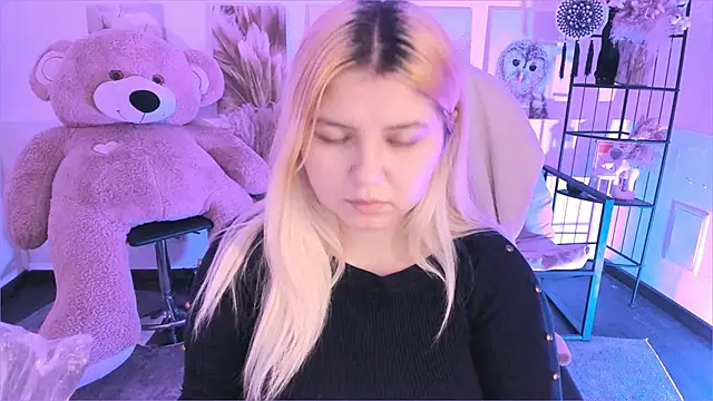 DiaAngell online show from January 8, 10:27 pm