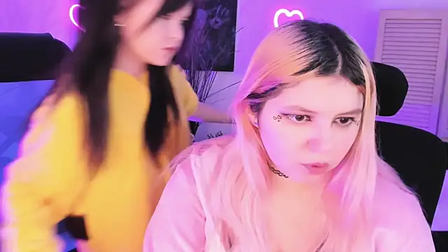 DiaAngell online show from February 25, 8:30 pm