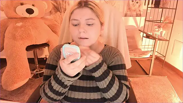 DiaAngell online show from January 12, 7:42 pm