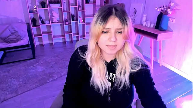 DiaAngell online show from November 9, 7:56 am