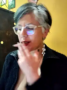 ilonna2025 online show from May 24, 10:53 pm