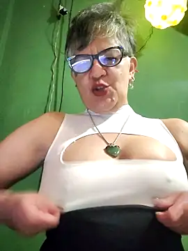 ilonna2025 online show from October 23, 10:41 pm