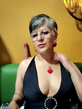 ilonna2025 online show from April 9, 10:16 pm