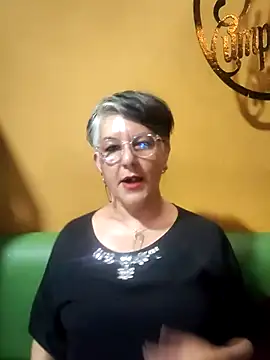 ilonna2025 online show from March 28, 10:55 pm