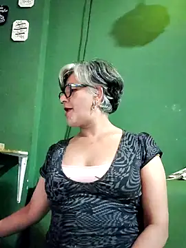 ilonna2025 online show from October 3, 6:04 am