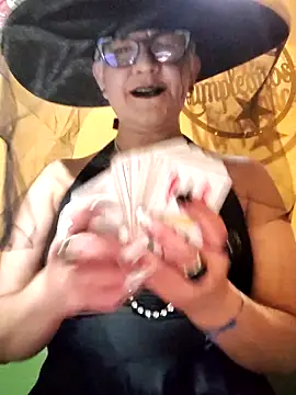 ilonna2025 online show from October 31, 10:16 pm