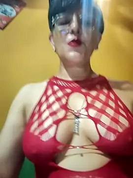 Snapshot of ilonna2025 chatting on July 18, 10:51 pm ilonna2025 online show from July 18, 10:51 pm
