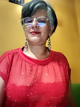 Snapshot of ilonna2025 chatting on July 2, 11:44 pm ilonna2025 online show from July 2, 11:44 pm