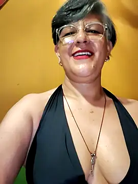 Snapshot of ilonna2025 chatting on July 29, 10:53 pm ilonna2025 online show from July 29, 10:53 pm