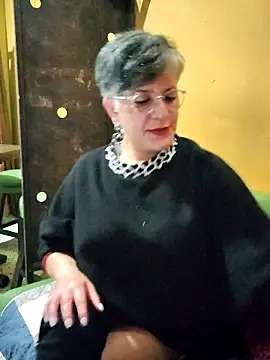 ilonna2025 online show from April 22, 9:54 pm