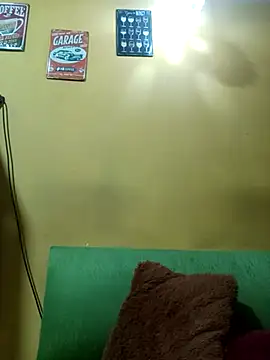 ilonna2025 online show from February 9, 9:39 pm