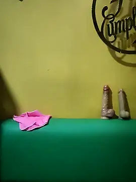 ilonna2025 online show from February 5, 9:21 pm