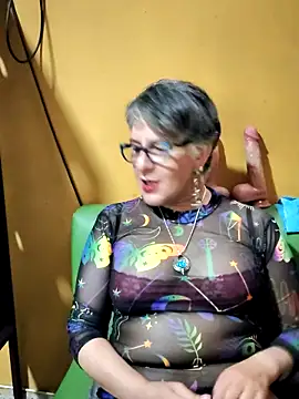 ilonna2025 online show from December 18, 10:57 pm