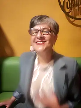 ilonna2025 online show from March 19, 10:43 pm