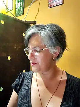 Snapshot of ilonna2025 chatting on June 19, 11:20 pm ilonna2025 online show from June 19, 11:20 pm