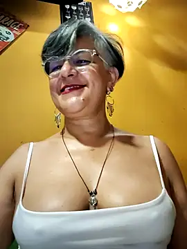 Snapshot of ilonna2025 chatting on July 23, 9:55 pm ilonna2025 online show from July 23, 9:55 pm