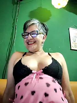 ilonna2025 online show from November 9, 11:42 pm