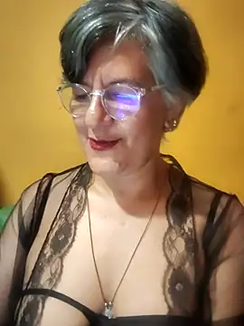 Snapshot of ilonna2025 chatting on July 2, 5:13 am ilonna2025 online show from July 2, 5:13 am