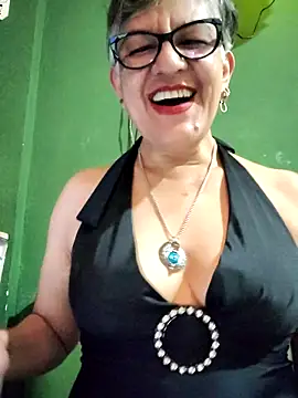 ilonna2025 online show from October 15, 11:46 pm