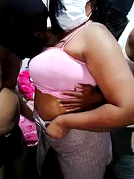 Snapshot of Lovely_WINDI chatting on December 17, 5:29 pm Lovely WINDI online show from December 17, 5:29 pm