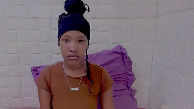 EroticSexyPrada online show from April 17, 2:47 am