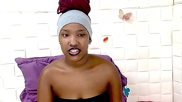 EroticSexyPrada online show from March 29, 5:14 pm