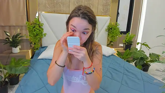 SusannJohnson online show from December 17, 12:15 am