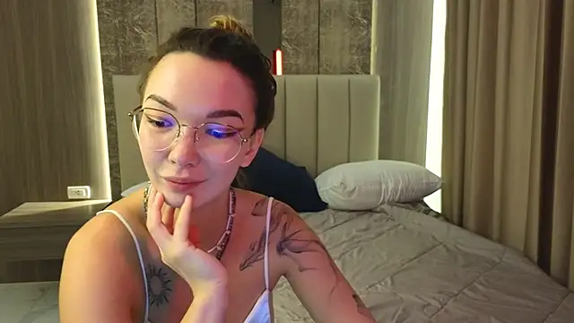 SusannJohnson online show from February 5, 12:39 am