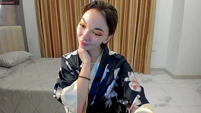 SusannJohnson online show from November 10, 12:15 am