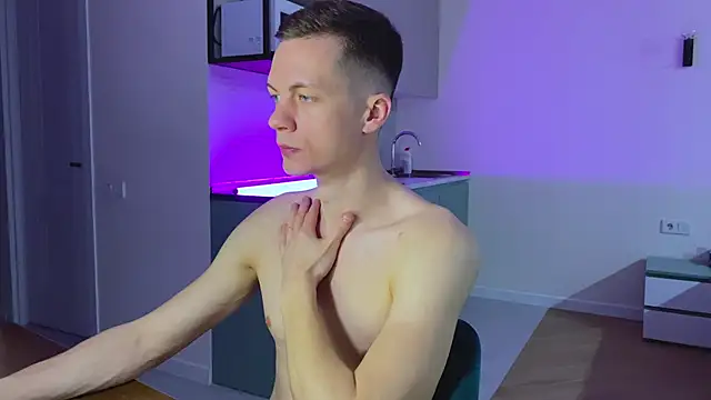 max shy online show from March 19, 12:23 pm