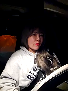 Snapshot of lunahong28 chatting on March 4, 3:59 pm lunahong28 online show from March 4, 3:59 pm