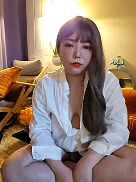 Snapshot of lunahong28 chatting on March 2, 11:30 am lunahong28 online show from March 2, 11:30 am