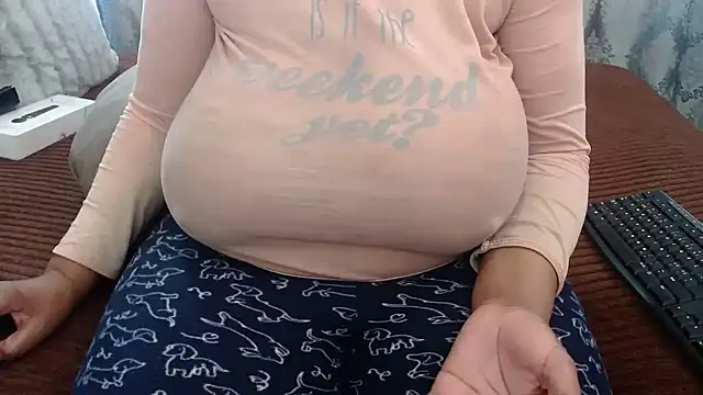 BUBBLYBUNNYxx online show from May 13, 5:36 am