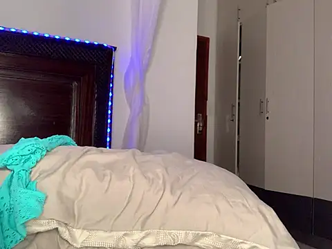 madell online show from May 10, 1:31 am