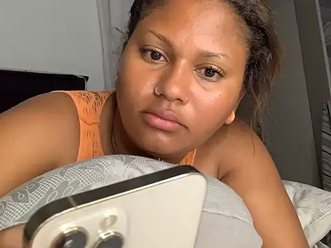 madell online show from May 12, 2:52 am