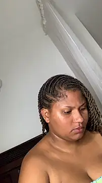 Snapshot of madell chatting on February 15, 8:24 am madell online show from February 15, 8:24 am