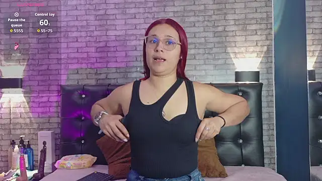 Sophie new25 online show from March 14, 1:06 pm