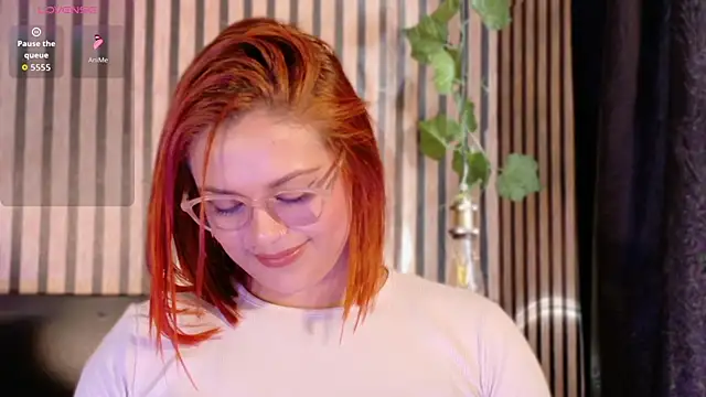 Sophie new25 online show from October 4, 1:45 pm