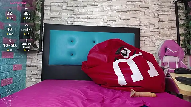 Pink 19 online show from February 12, 1:00 pm