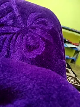 08uhj online show from February 1, 6:39 pm