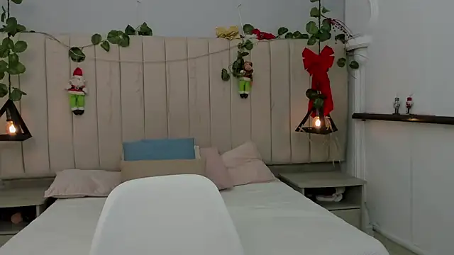 Paulina Lopezz online show from December 18, 8:56 pm