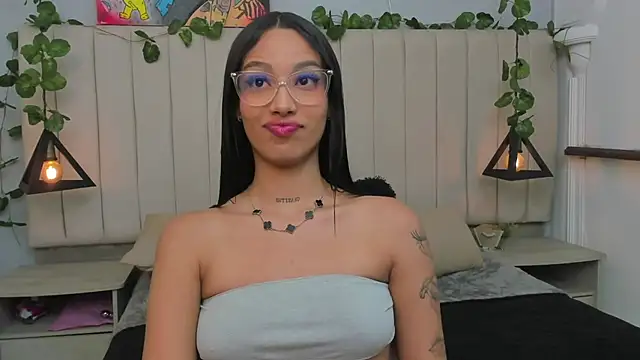 Paulina Lopezz online show from November 12, 9:07 pm